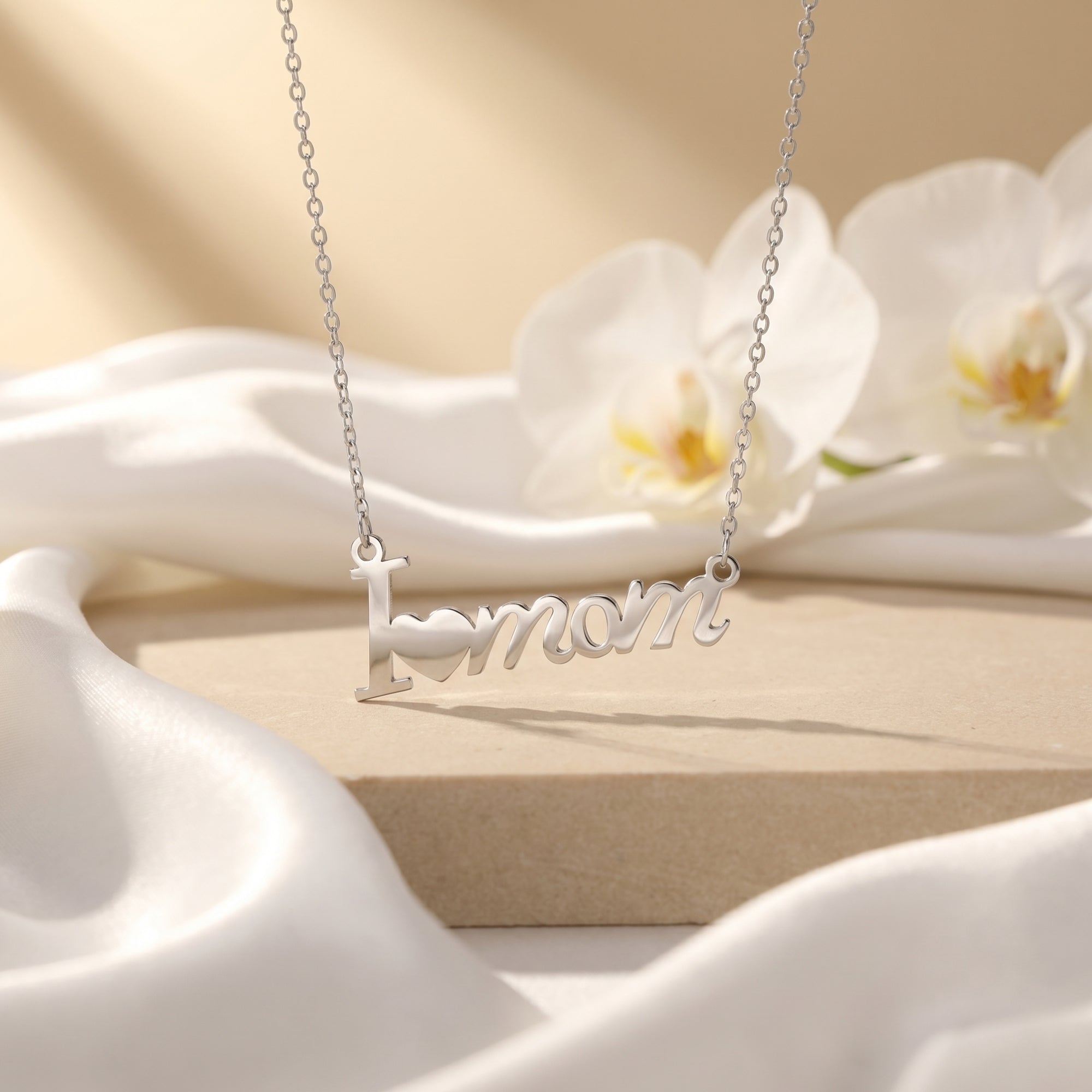 The Amandine Heart Necklace
