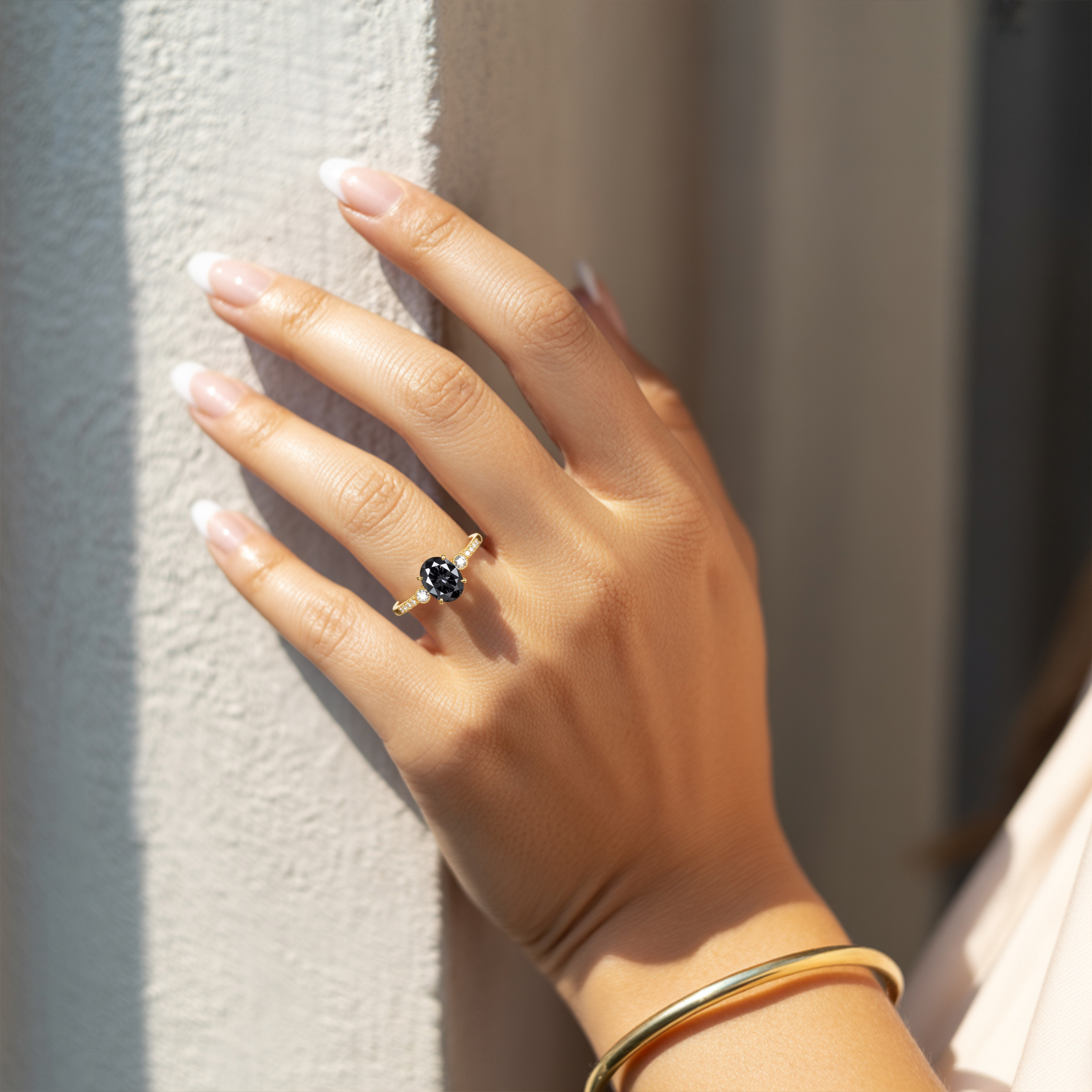 The Luna | 未来の妻へ 2CT オーバルカット ブラックモアサナイトリング