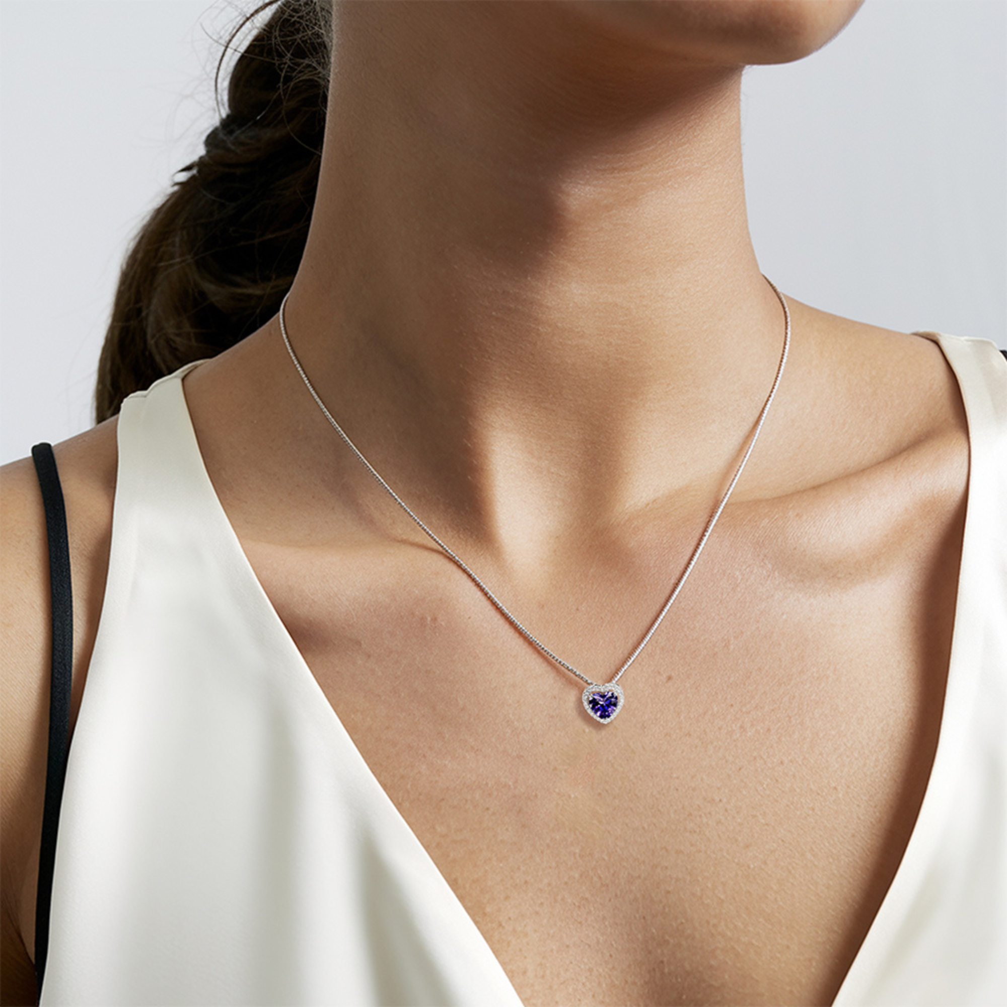 パープルハート カットダイヤモンド ネックレス