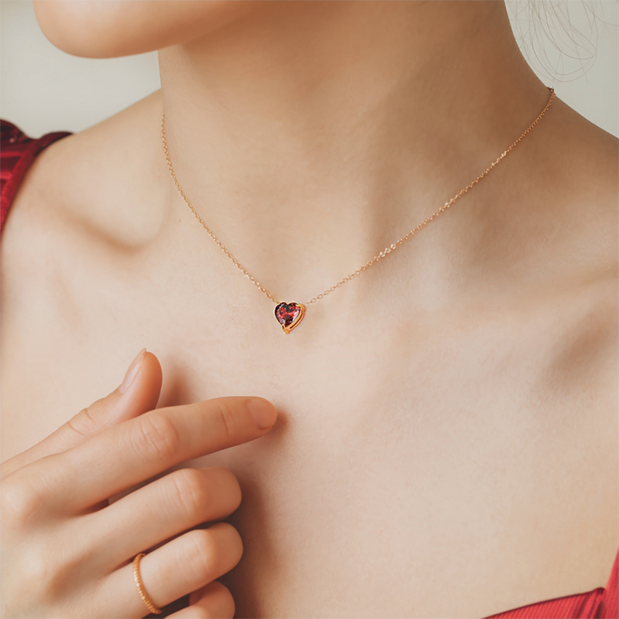 ロイヤルレッドダイヤモンド ハートネックレス