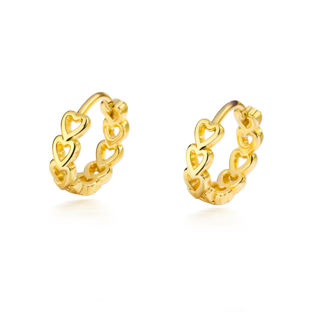 繊細なハートのフープピアス