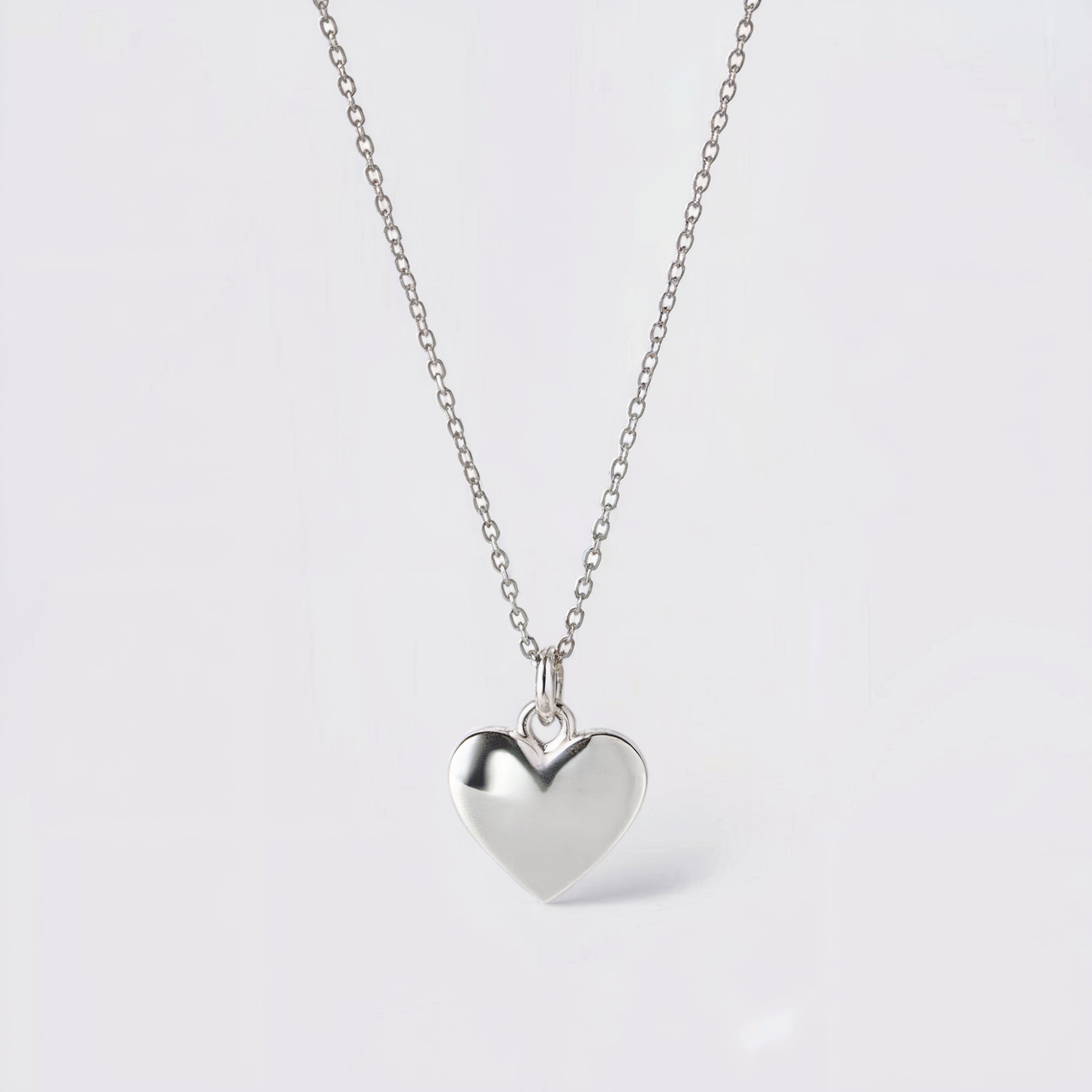 Leva Mini Heart Silver Necklace → Leva ミニハート シルバーネックレス