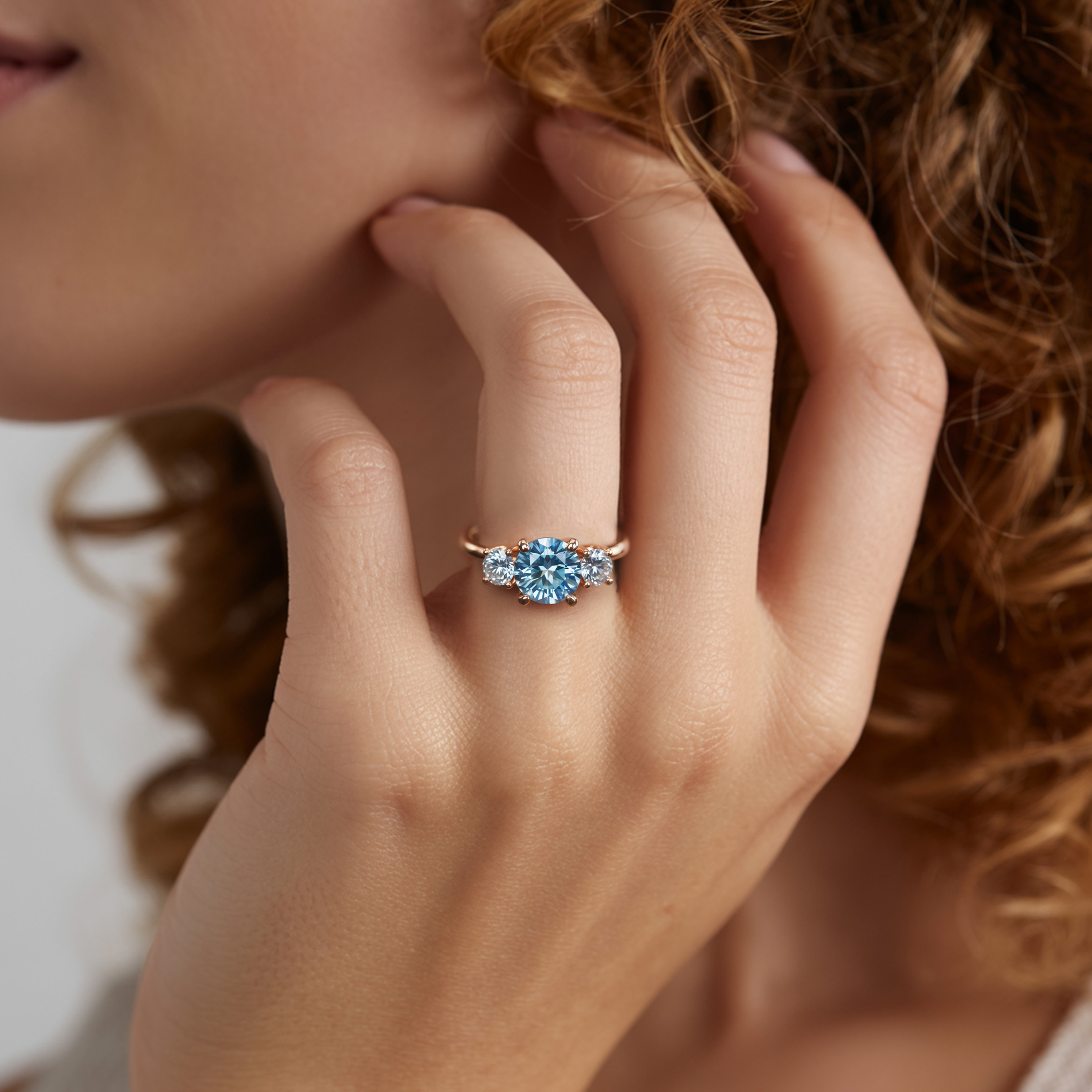 カタリーナ – スリーストーン モアッサナイトリング