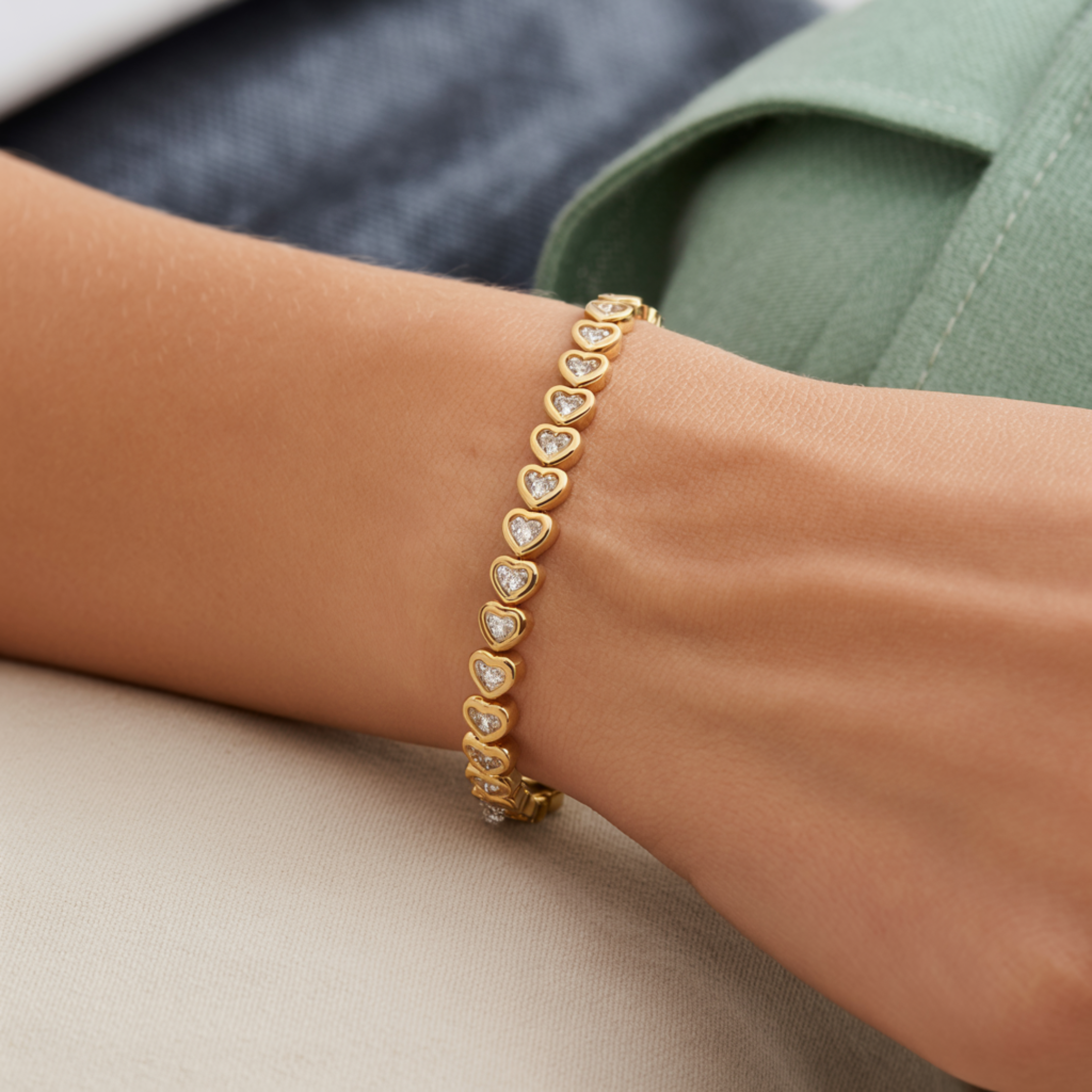 ゴールドテニスハートブレスレット