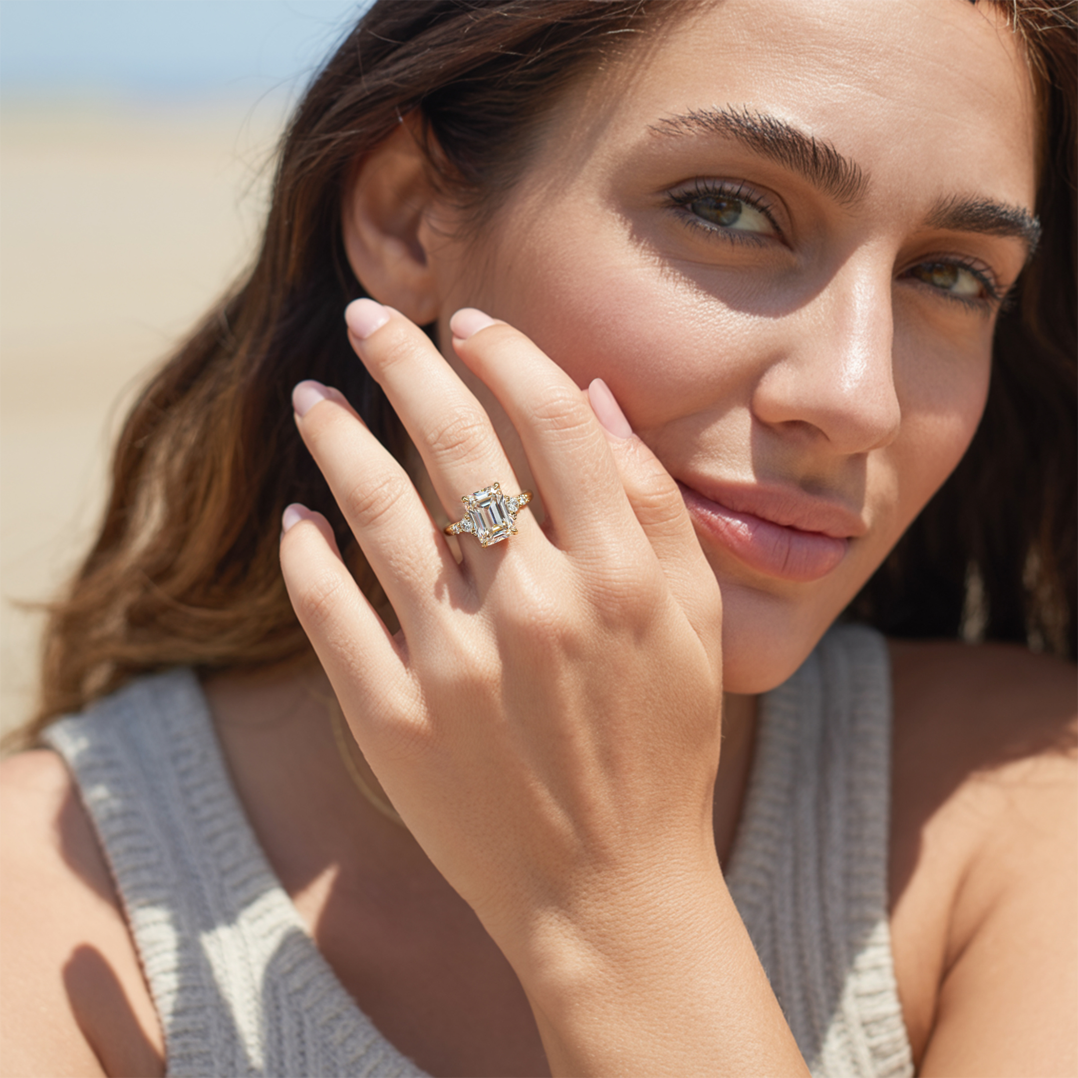 <The Bella Jewel 5CT エメラルドカット モアッサナイトリング>