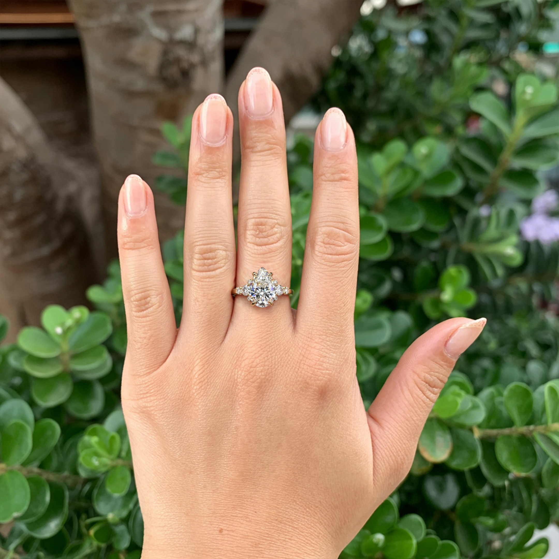 ベラ ジュエル ペアカット モアッサナイトリング