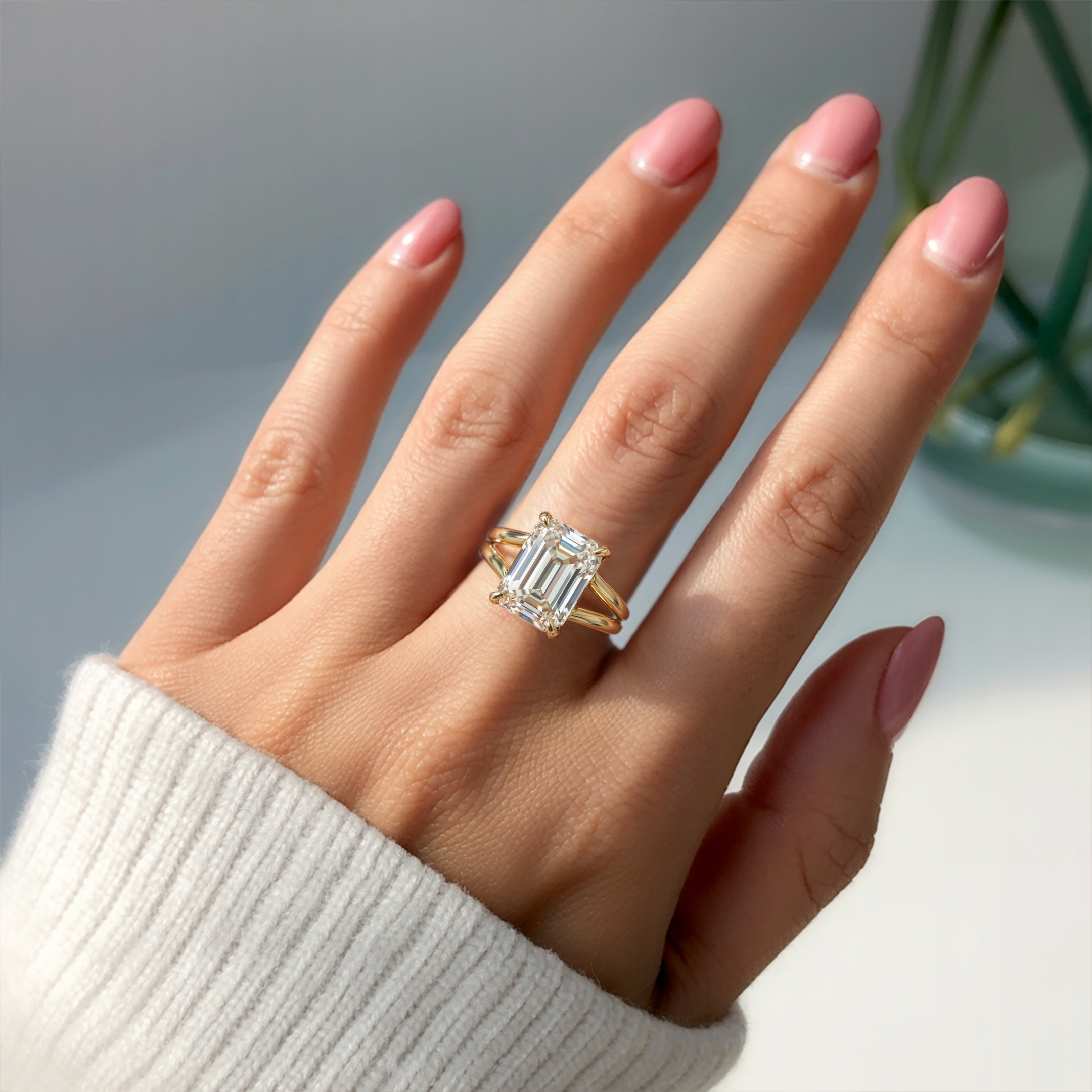 ベラ・ジュエル – スプリットシャンク モアッサナイトリング