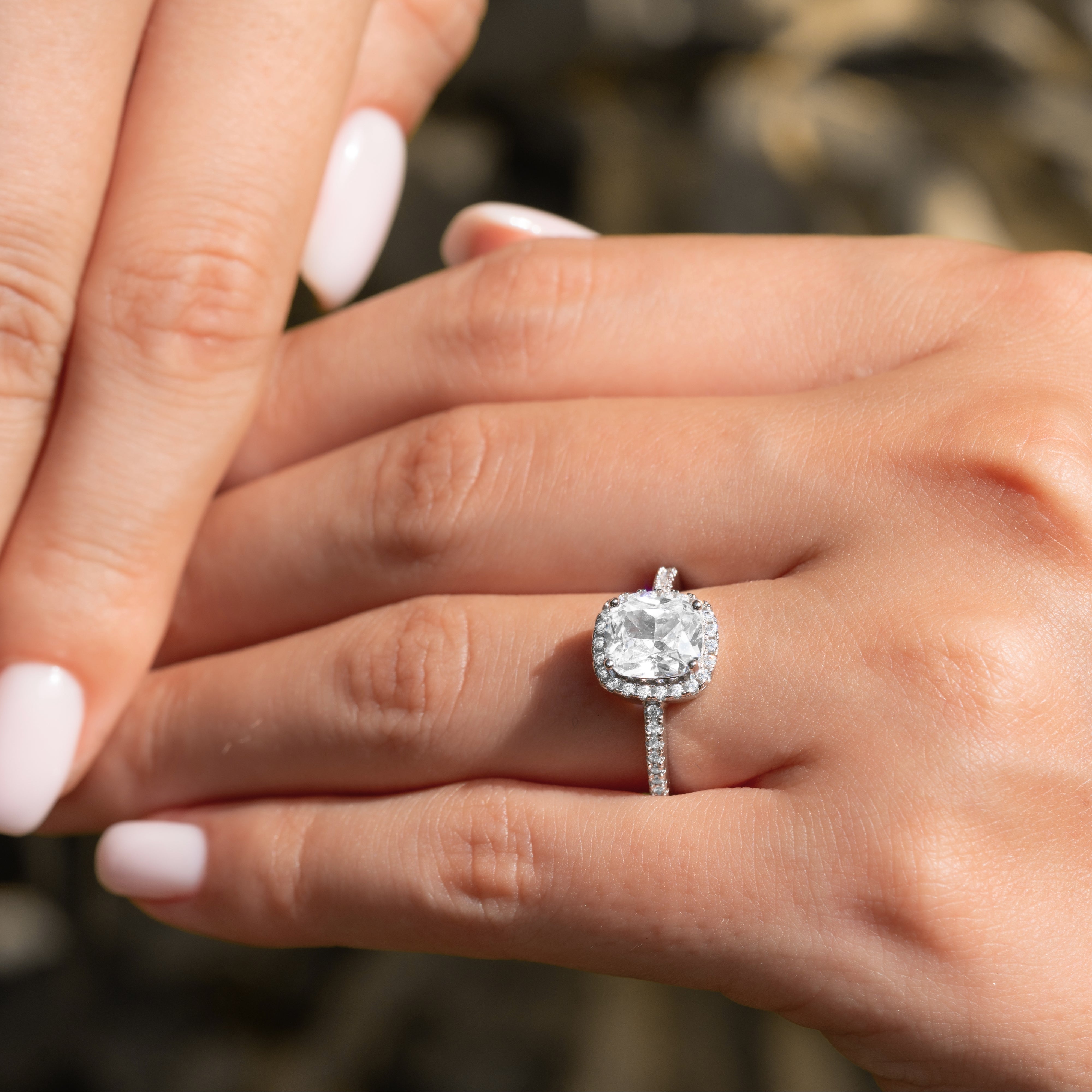 リーガル - モアッサナイト