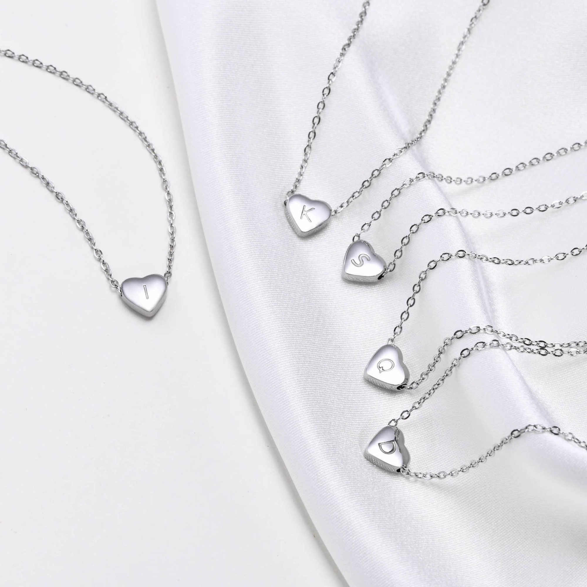 カスタムイニシャル ミニハートネックレス