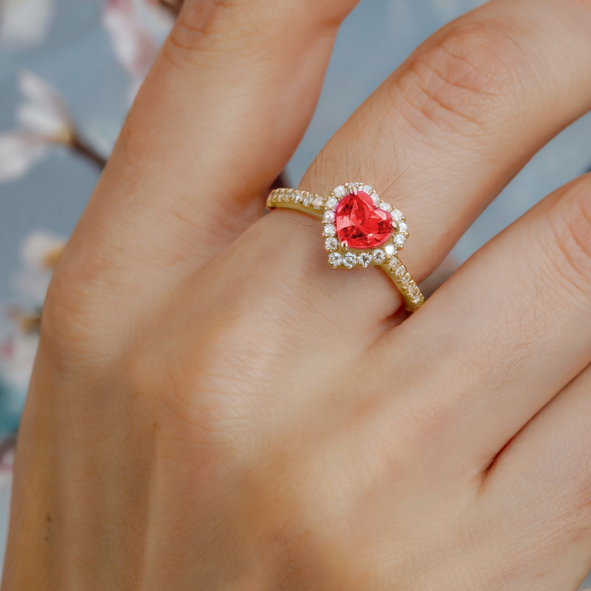 ゴールドハローハート エンゲージリング