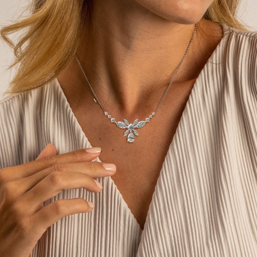 Blossom: フローラル ブリリアントカット ダイヤモンド ネックレス - S925 スターリングシルバー