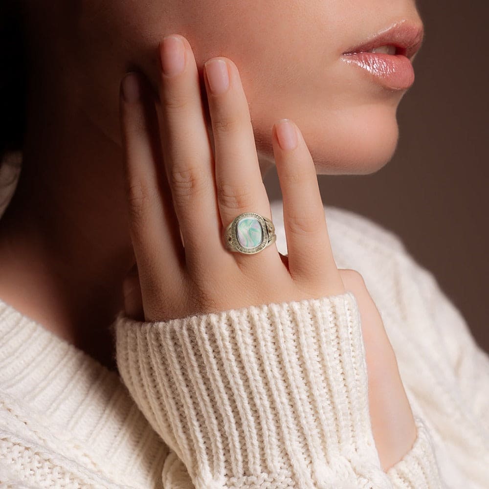 Sueño perlado: anillo esculpido en nácar - Plata de ley S925