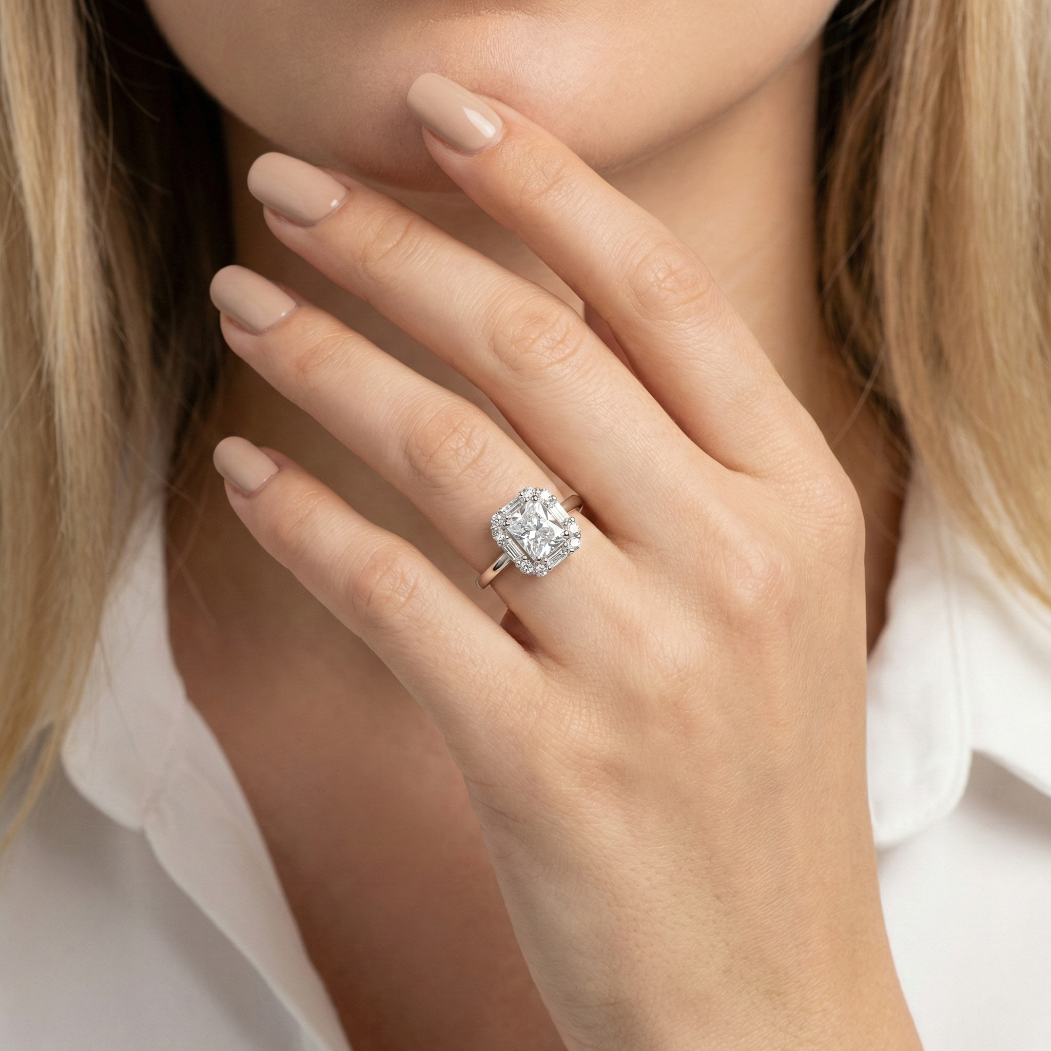 The Elara Radiant Halo Ring - S925 Sterling Silver