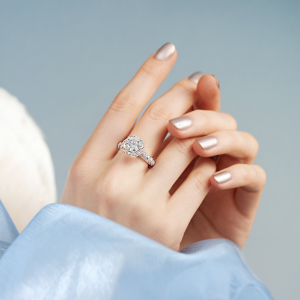 2CT ラウンドカット ヘイロー モアッサナイトリング