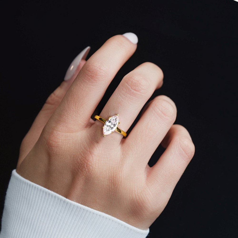 1CT マーキスカット モアサナイトリング — 18Kゴールド ヴェルメイユ