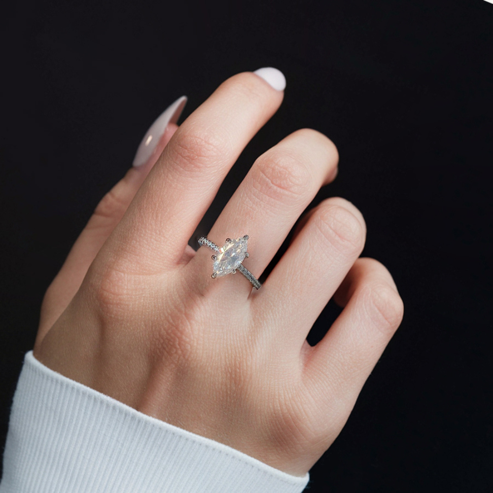 6-Prong Eternity Marquise Moissanite Ring
6爪エタニティ マーキース モアッサナイトリング