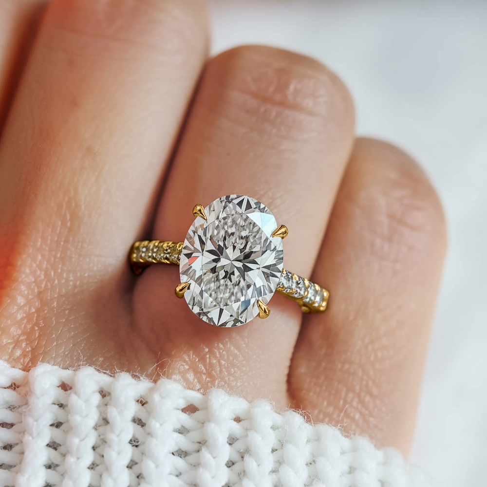 The Ornella - Oval Cut Moissanite Ring
オーネラ - オーバルカット モアッサナイトリング