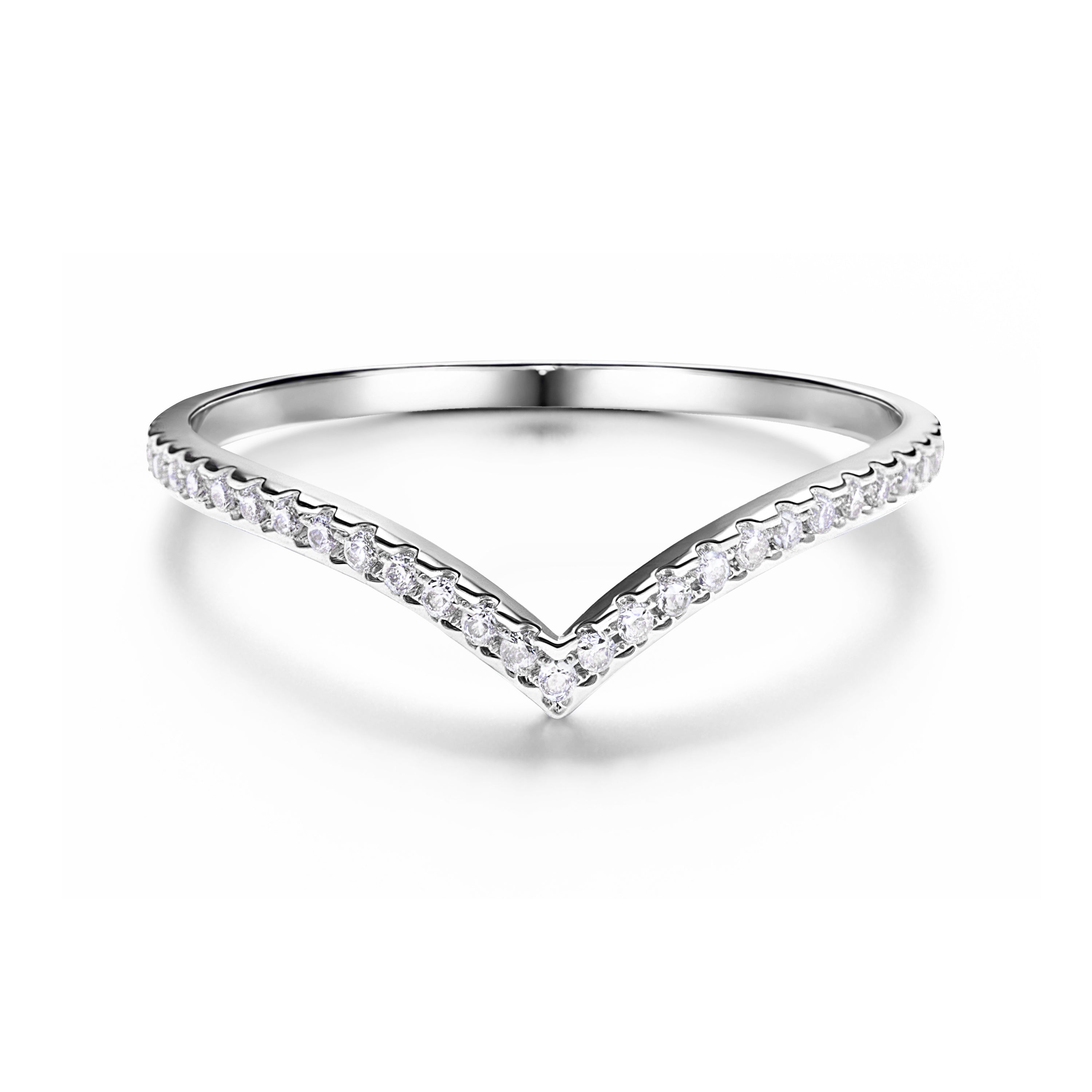 エミリア - モアサナイト