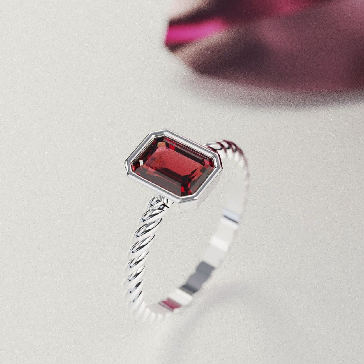 ザ ソリティア:エメラルドカット ガーネットリング - S925 スターリングシルバー