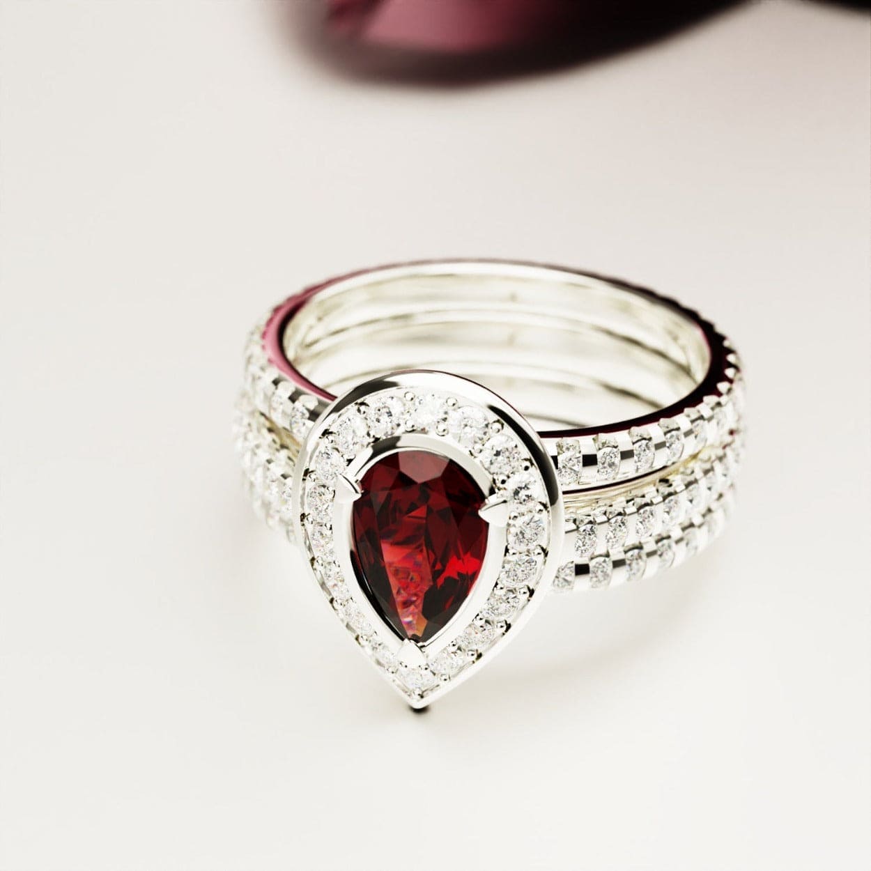 クリムゾンティアドロップ:ペアシェイプガーネットカットハローリング - S925
