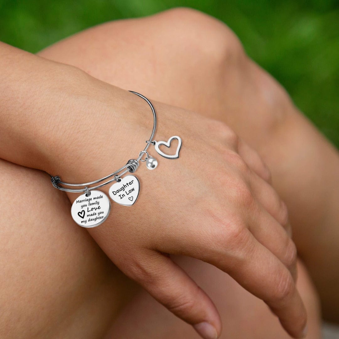 義理の娘へ | 心温まるギフト | バングルブレスレット