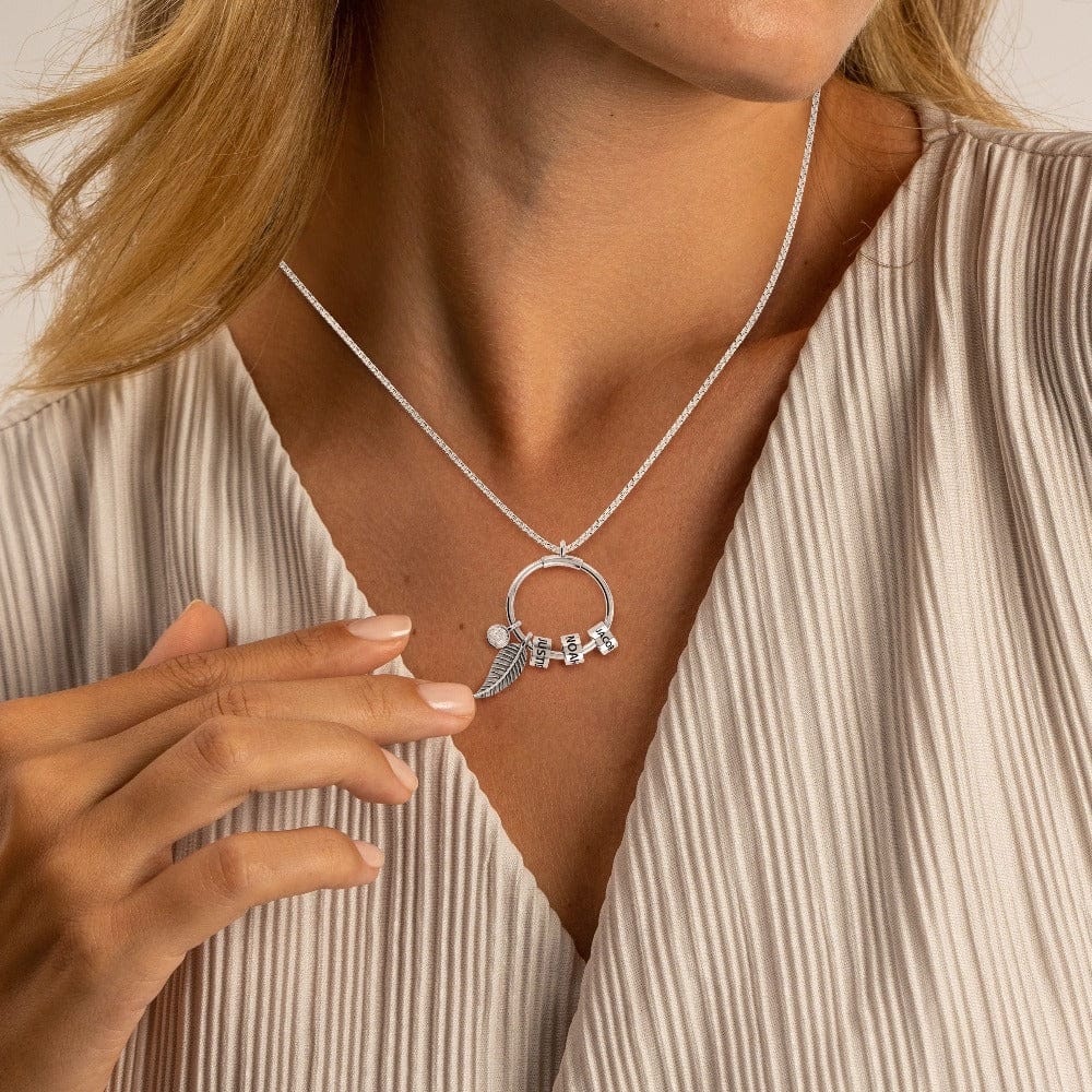 カスタムビーズサークルペンダントとリーフデザインネックレス