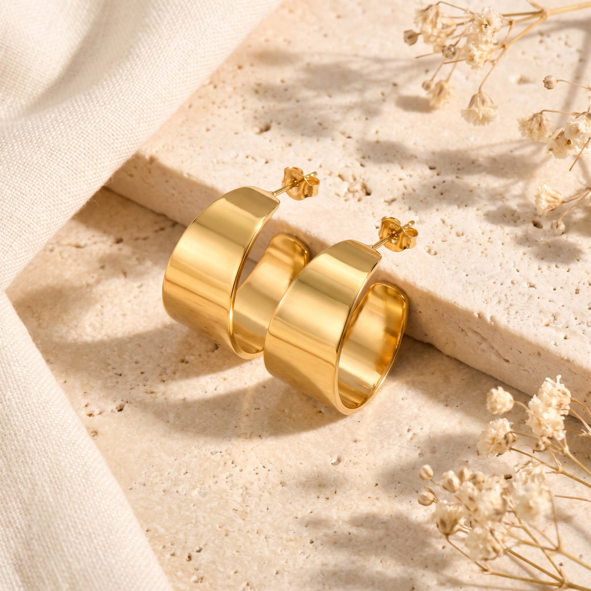 The Sculptural Curve Earrings