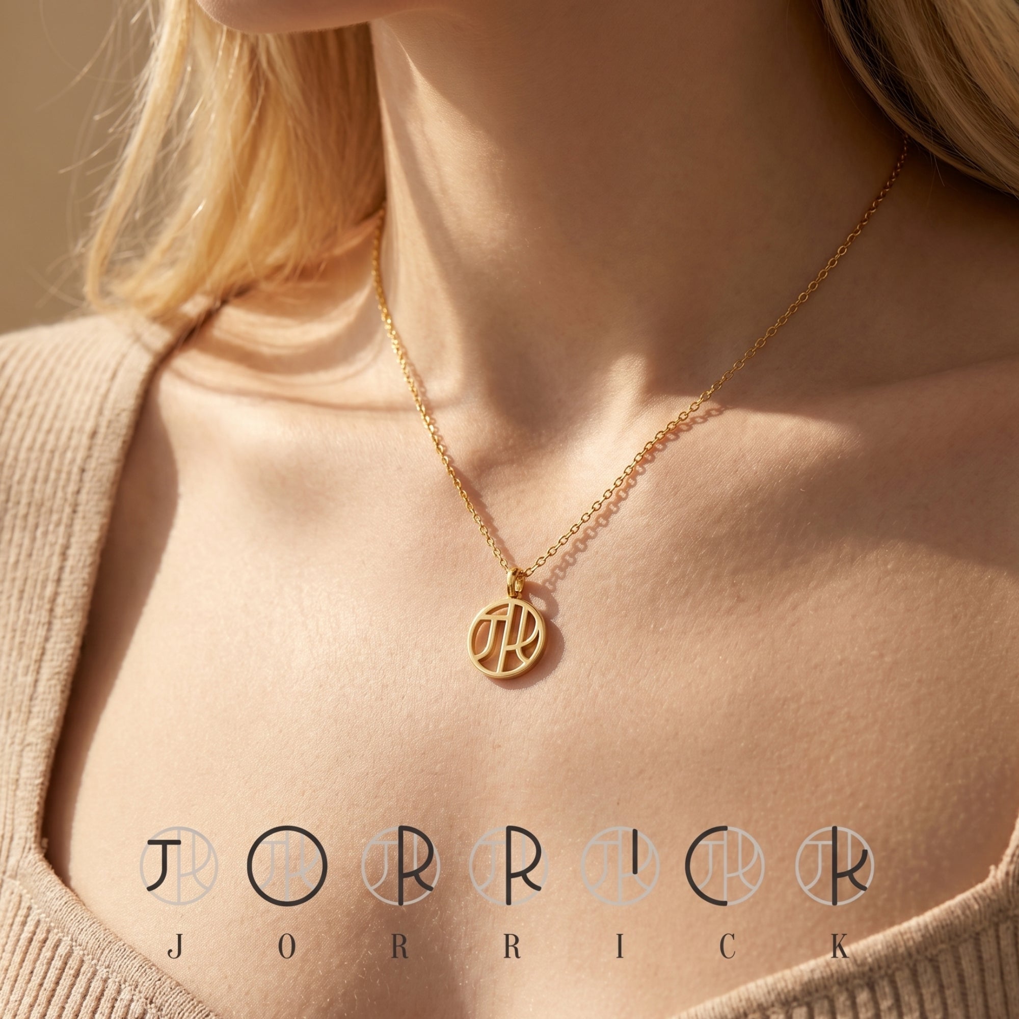 Woman wearing the 18K gold Melusine monogram pendant necklace.