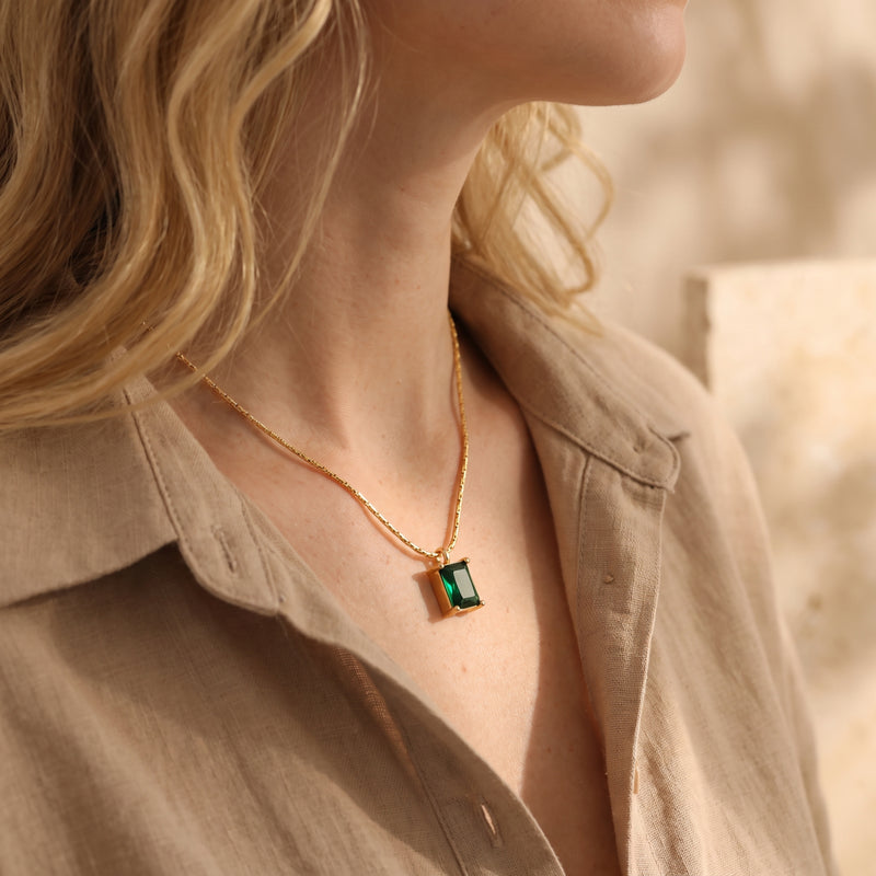 De Verdant-ketting met smaragdslijpsel