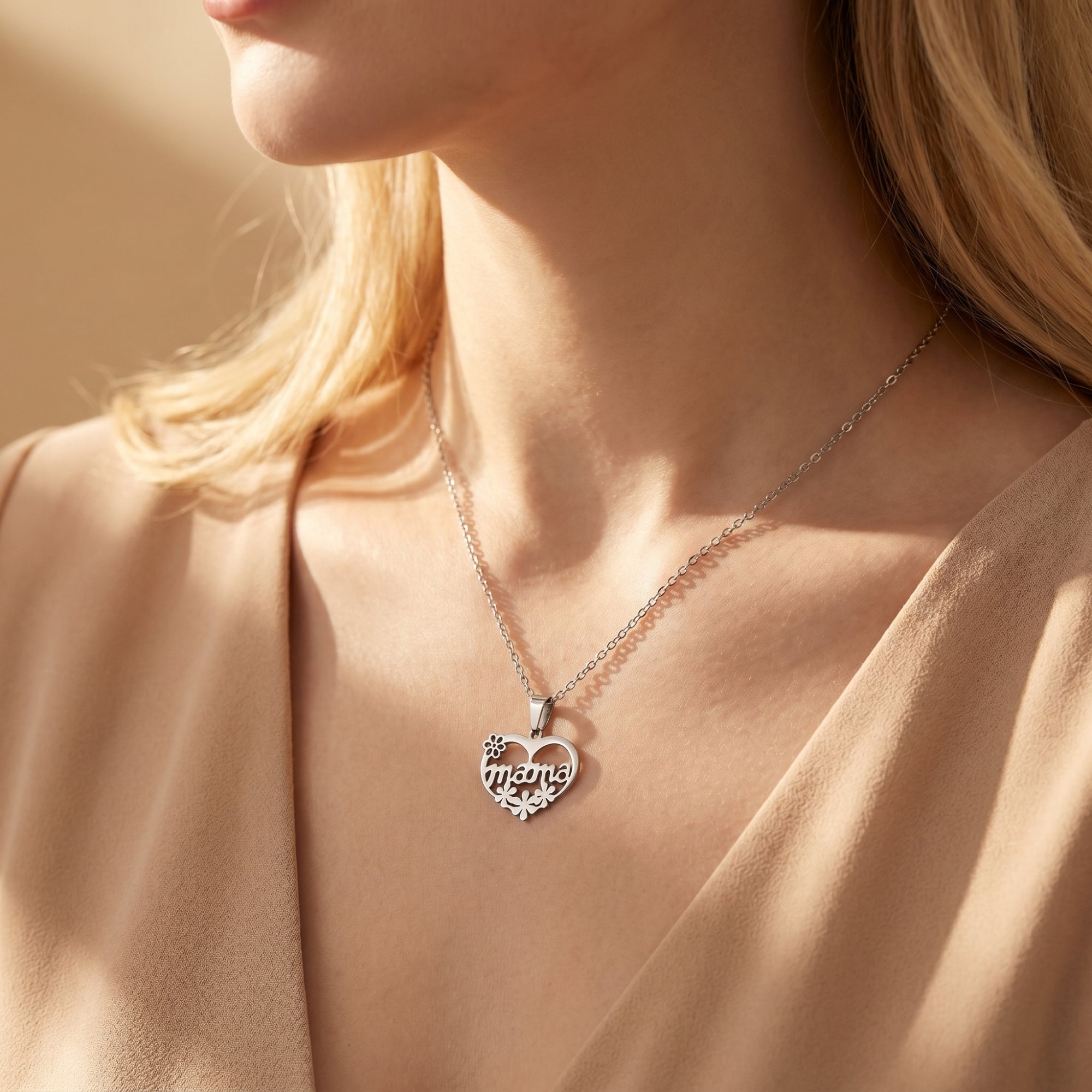The Fleurisa Heart Necklace