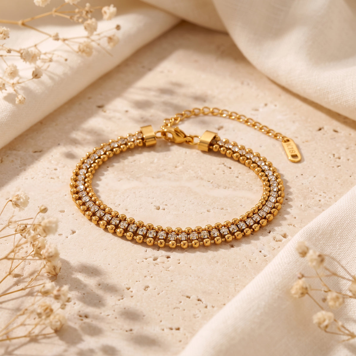 Le bracelet à trois rangées The Aurelia