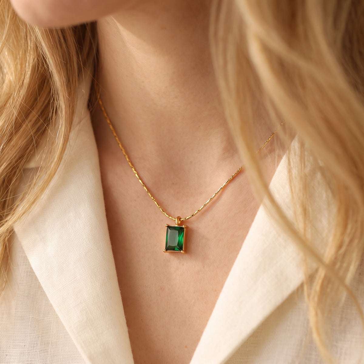 De Verdant-ketting met smaragdslijpsel