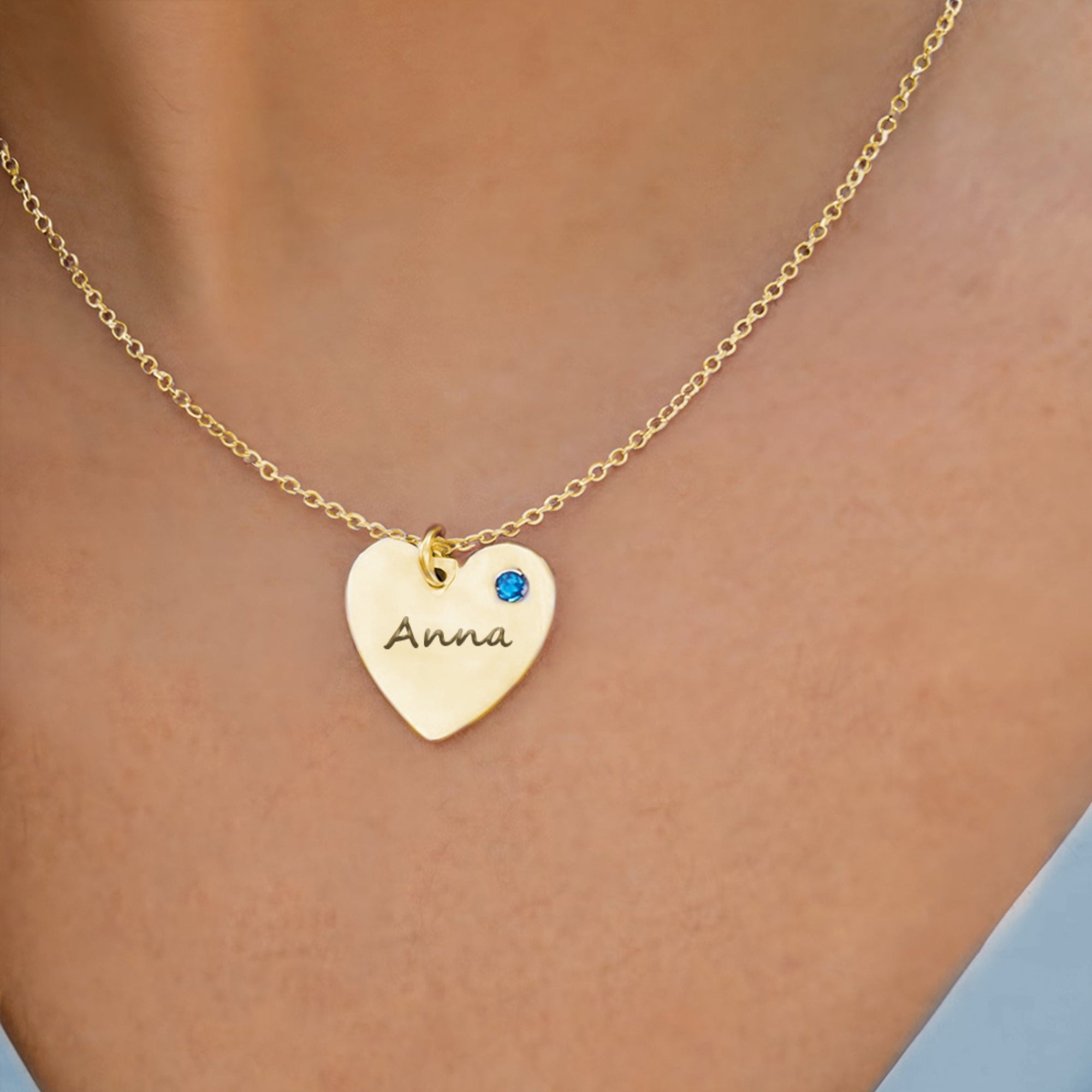 Le Collier Cœur en Or avec Pierre de Naissance