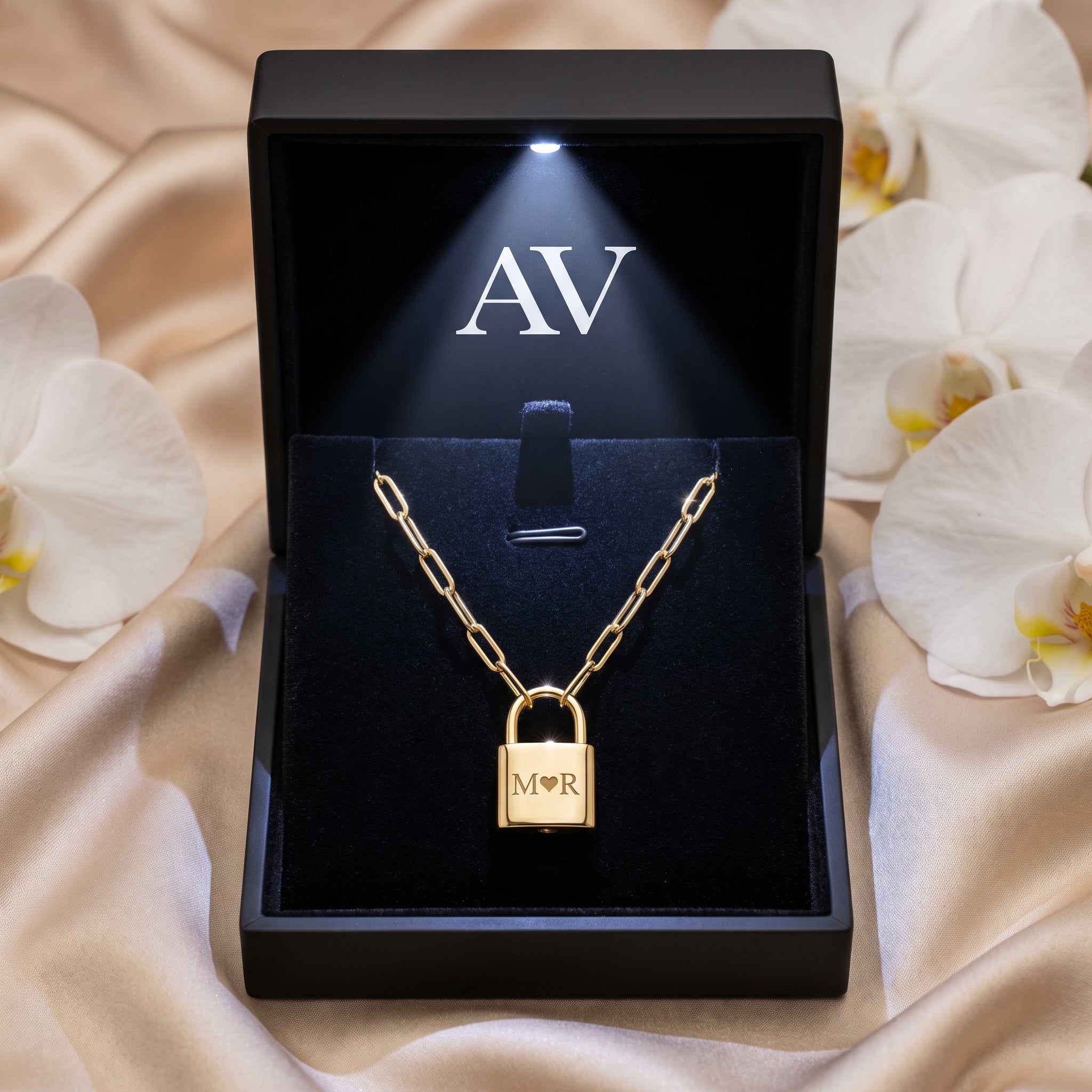 YLQ4423-necklace - Premium LED Gift Box Presentation