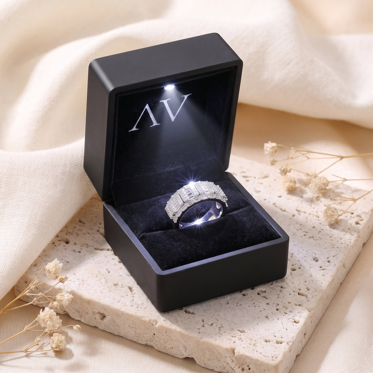 YLQ4825-rings - Premium LED Gift Box Presentation