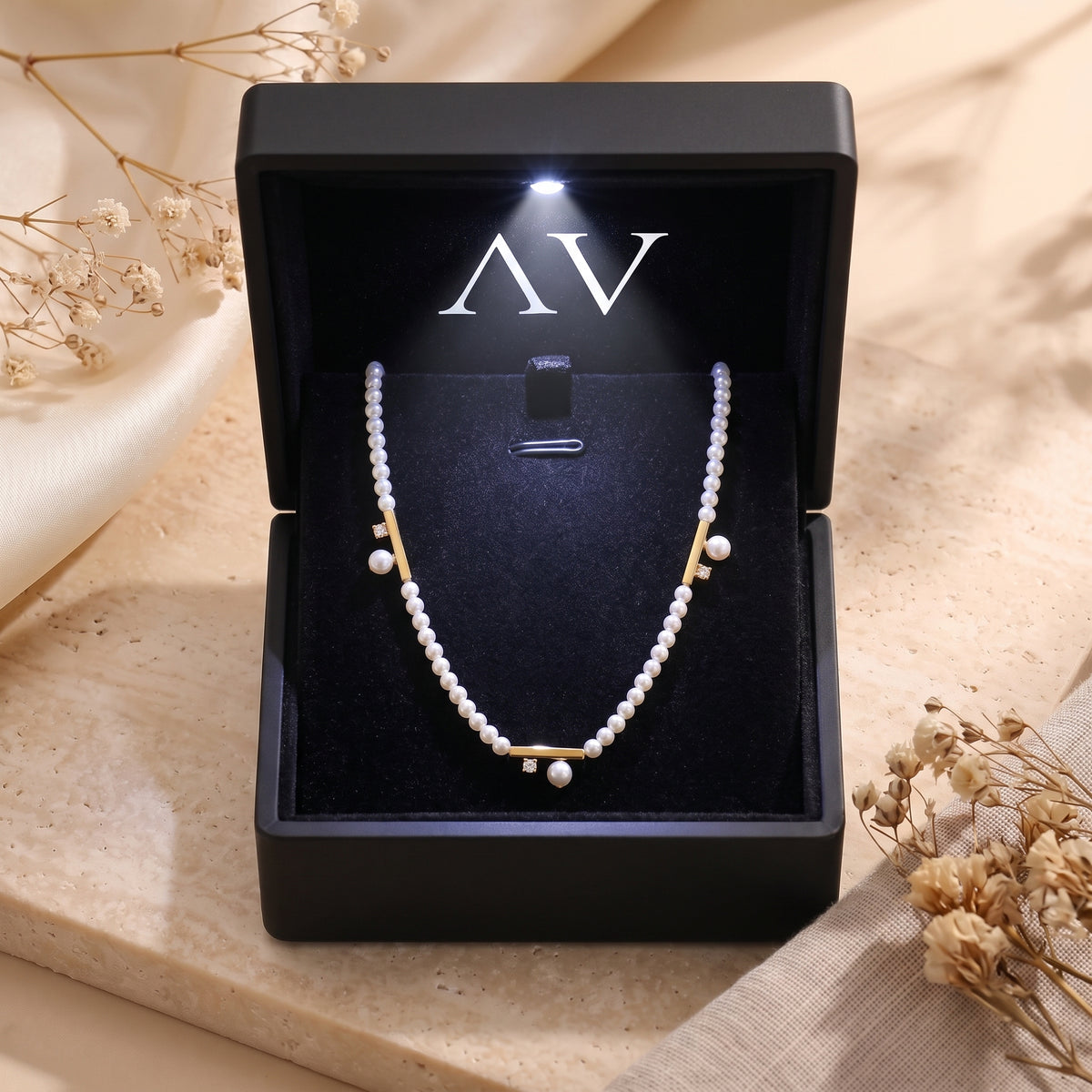 YLQ49048-NECKLACE - Premium LED Gift Box Presentation