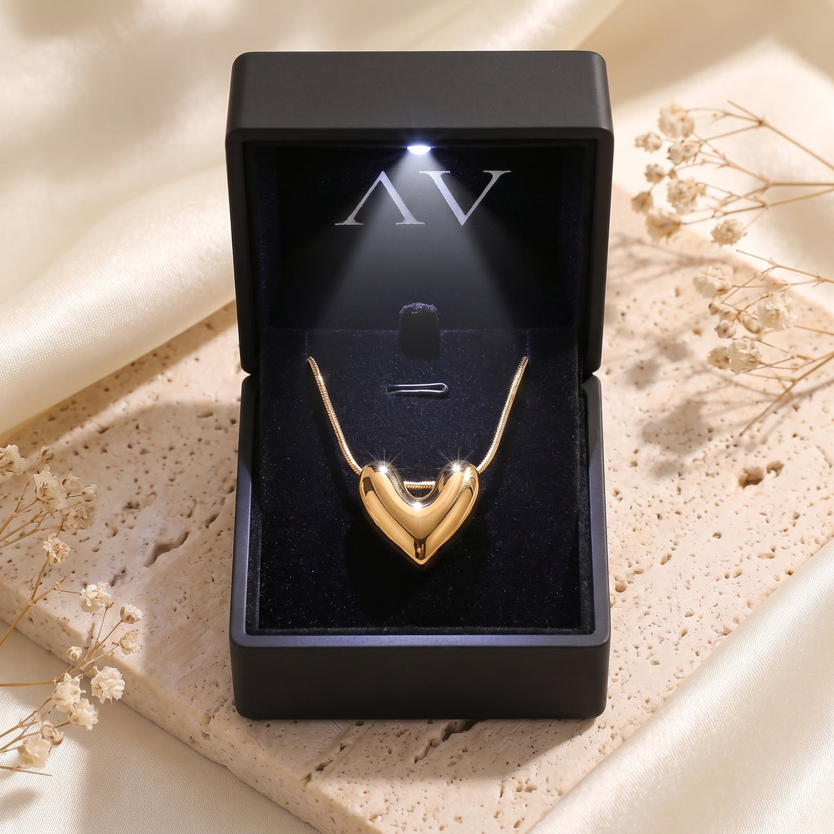 YLQ49064-NECKLACE - Premium LED Gift Box Presentation
