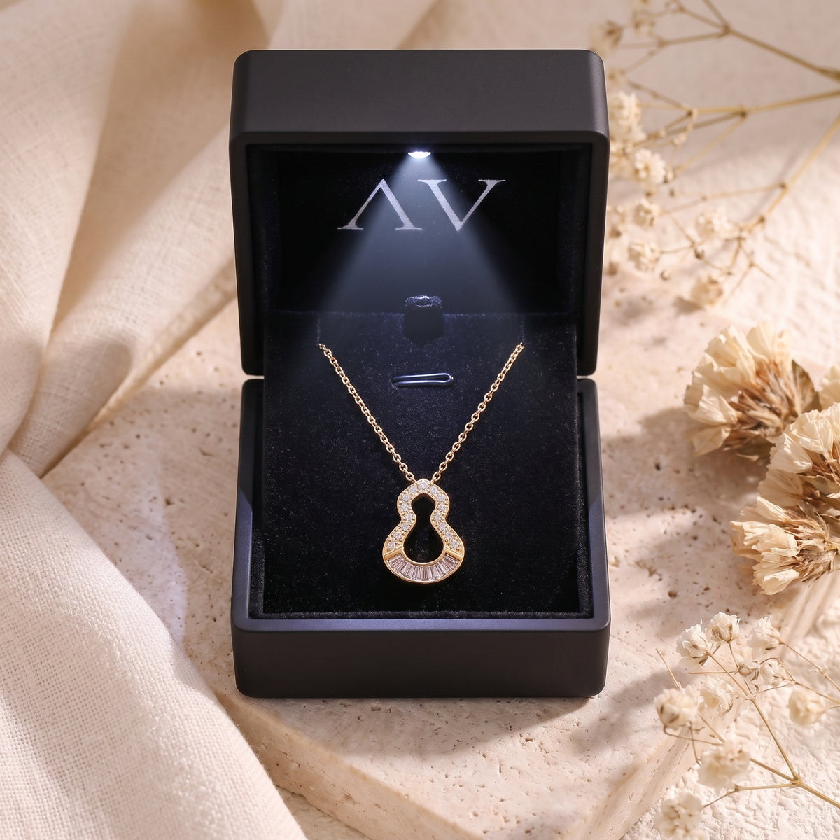 YLQ49065-NECKLACE - Premium LED Gift Box Presentation