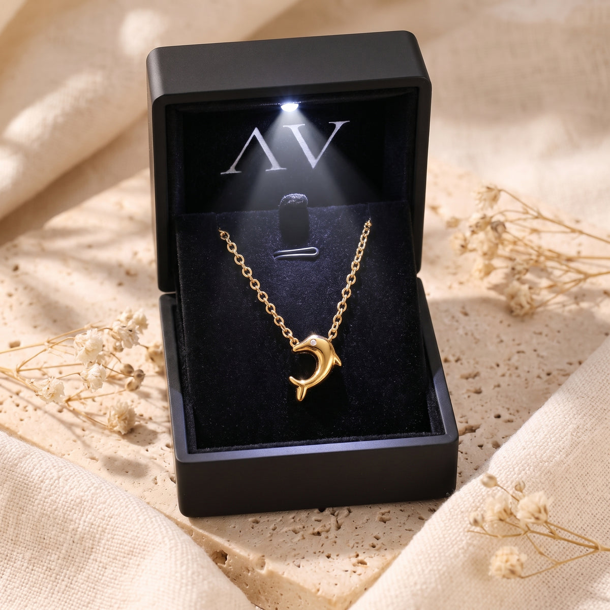 YLQ49122-NECKLACE - Premium LED Gift Box Presentation