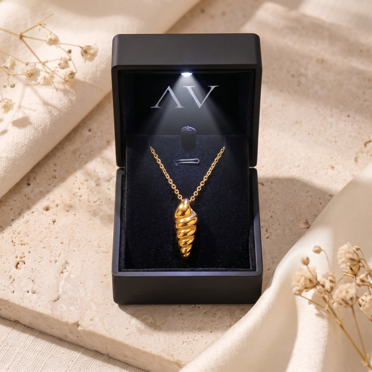YLQ49132-NECKLACE - Premium LED Gift Box Presentation