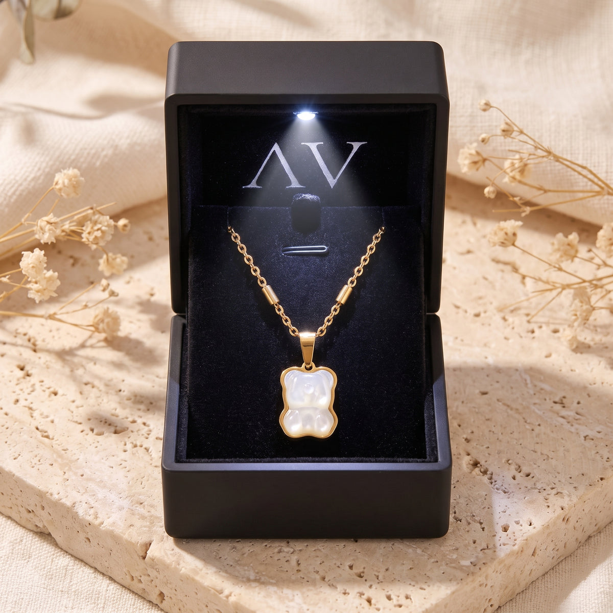 YLQ49136-NECKLACE - Premium LED Gift Box Presentation