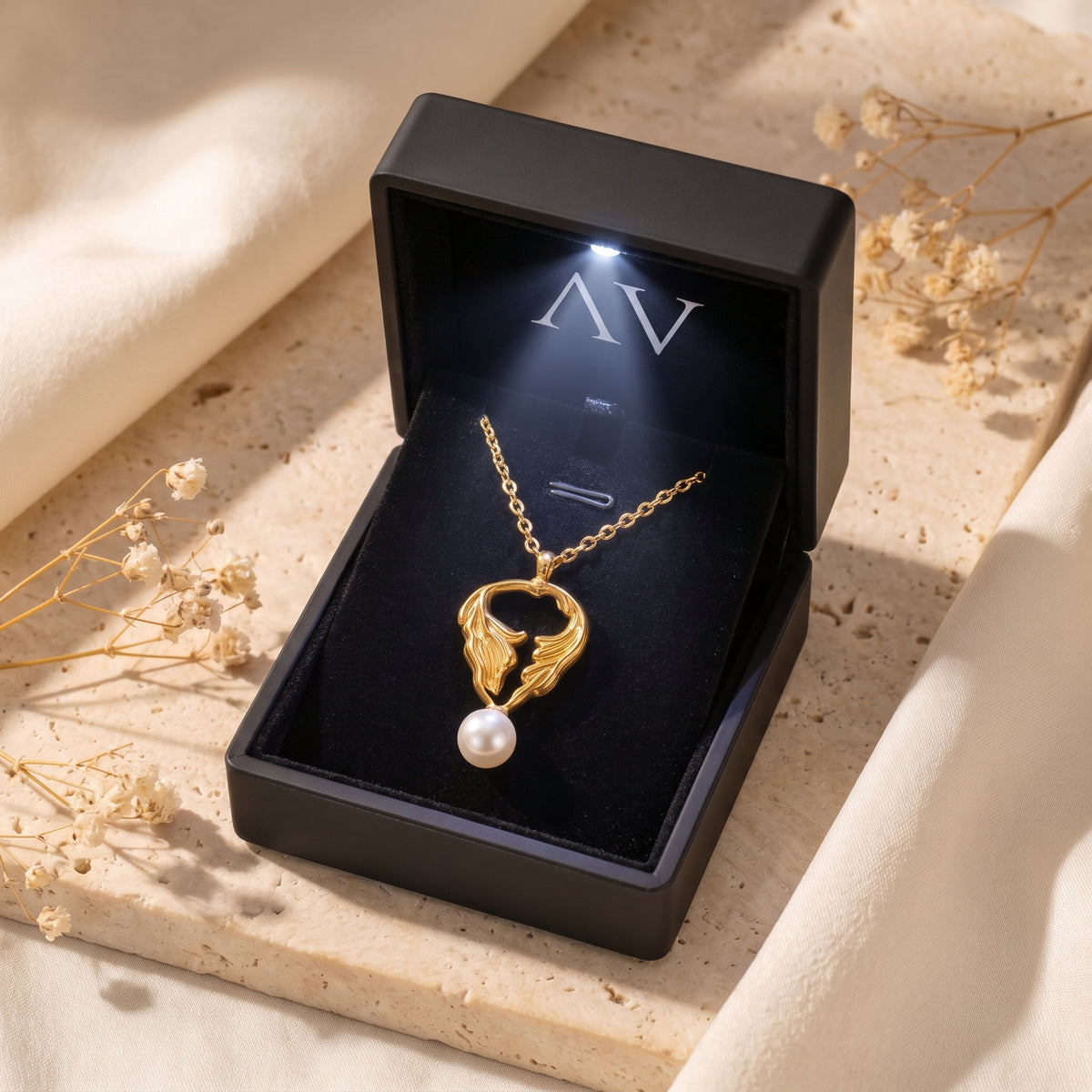 YLQ49142-NECKLACE - Premium LED Gift Box Presentation