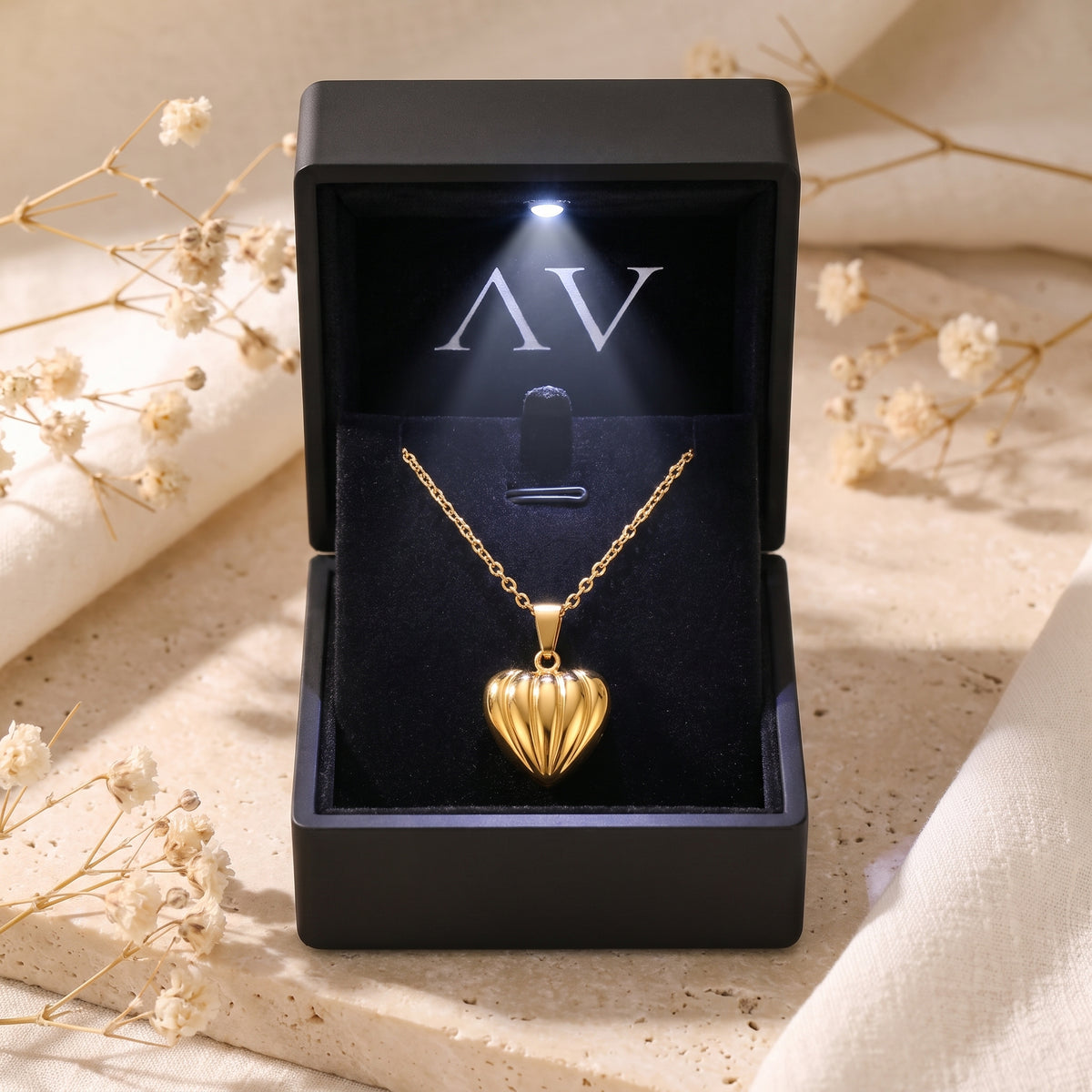YLQ49172-NECKLACE - Premium LED Gift Box Presentation