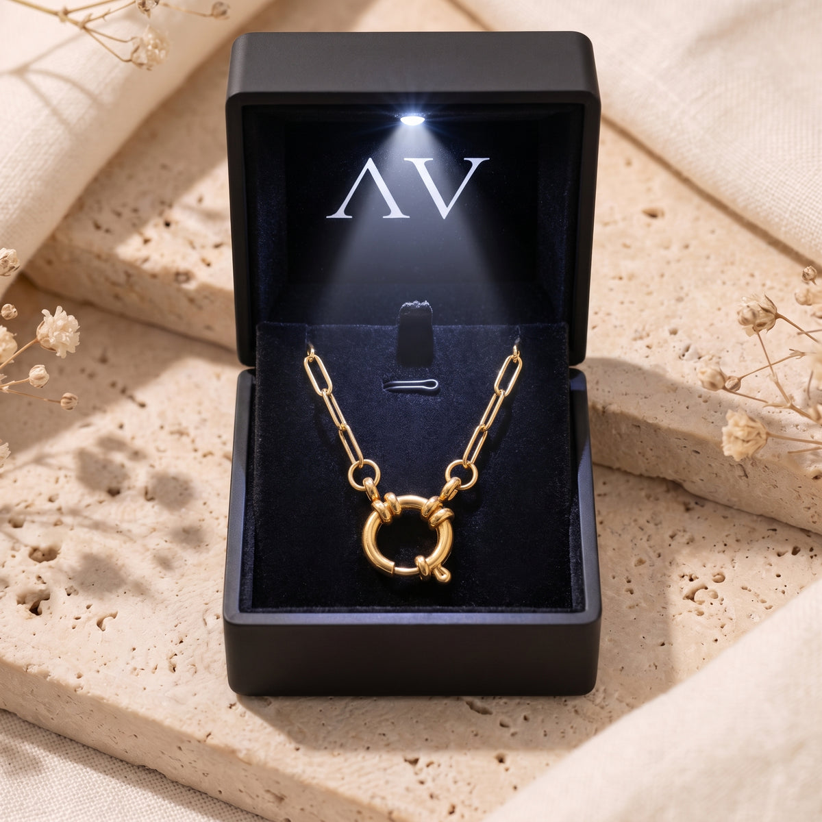 YLQ49178-NECKLACE - Premium LED Gift Box Presentation