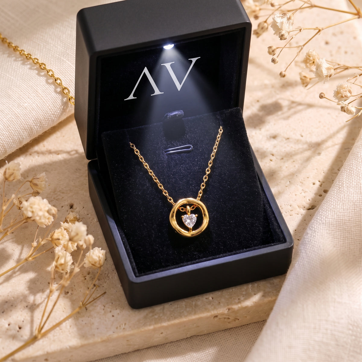 YLQ49180-NECKLACE - Premium LED Gift Box Presentation