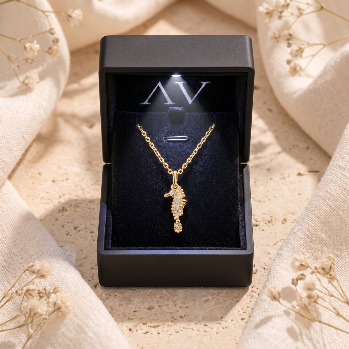 YLQ49303-NECKLACE - Premium LED Gift Box Presentation