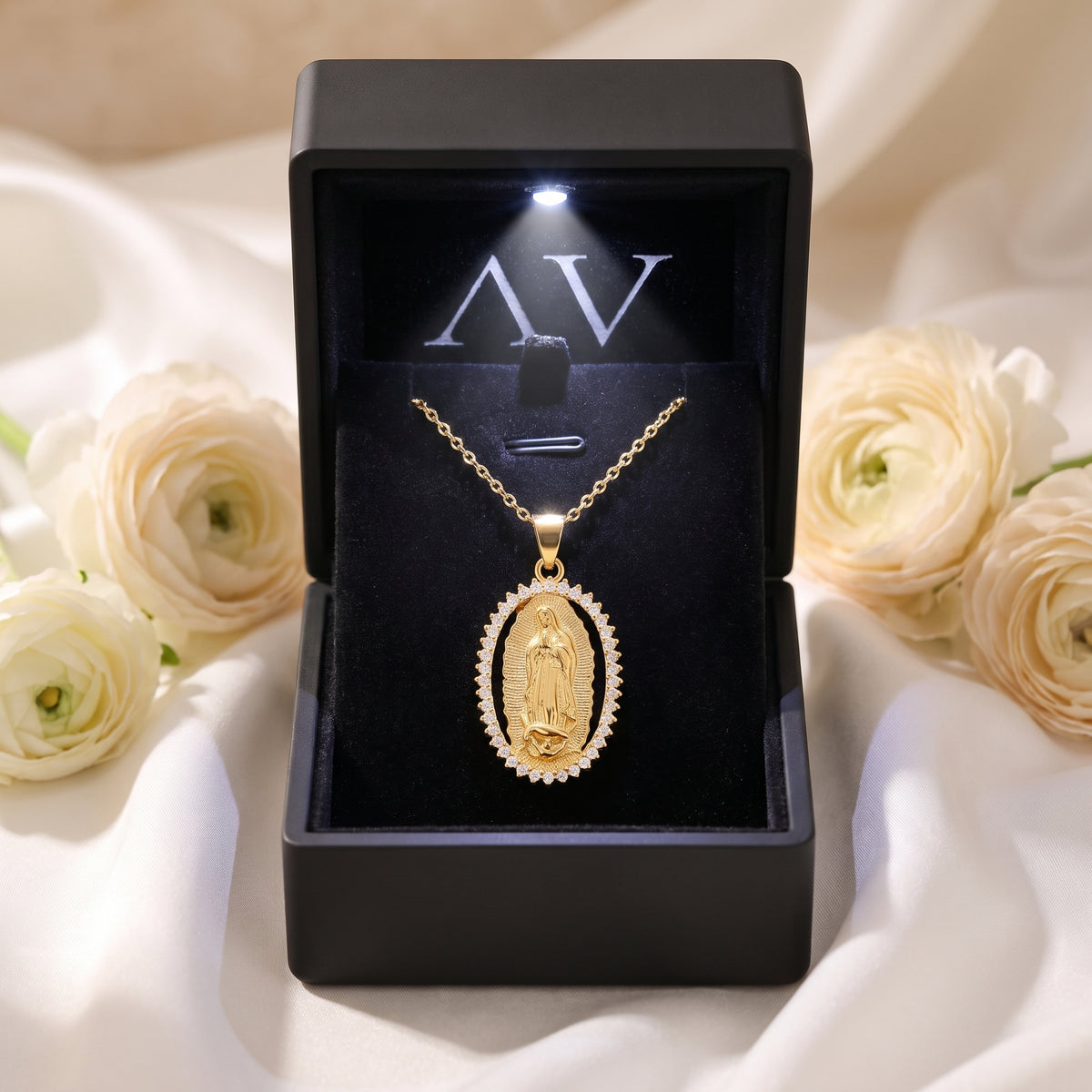 YLQ49308-NECKLACE - Premium LED Gift Box Presentation