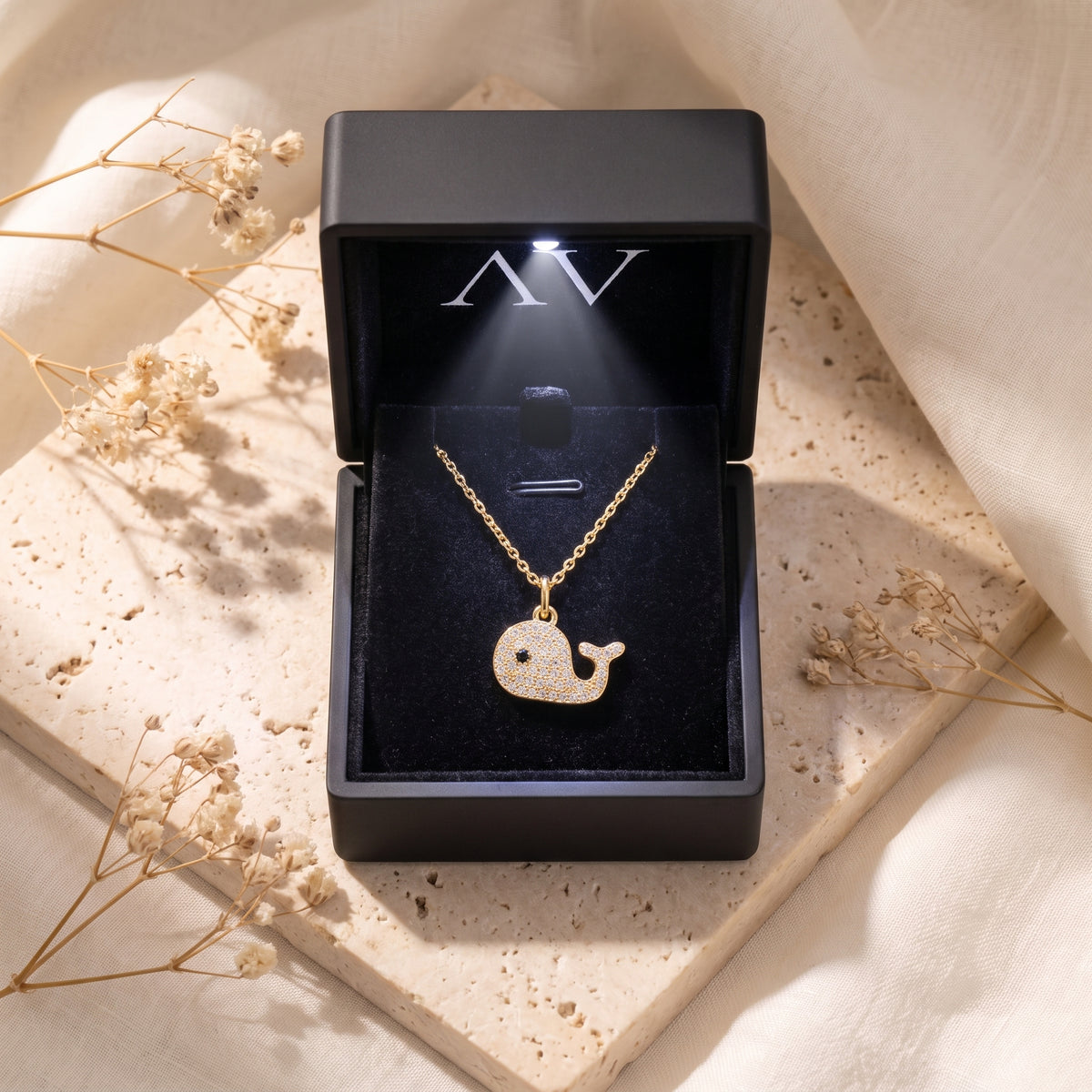 YLQ49316-NECKLACE - Premium LED Gift Box Presentation