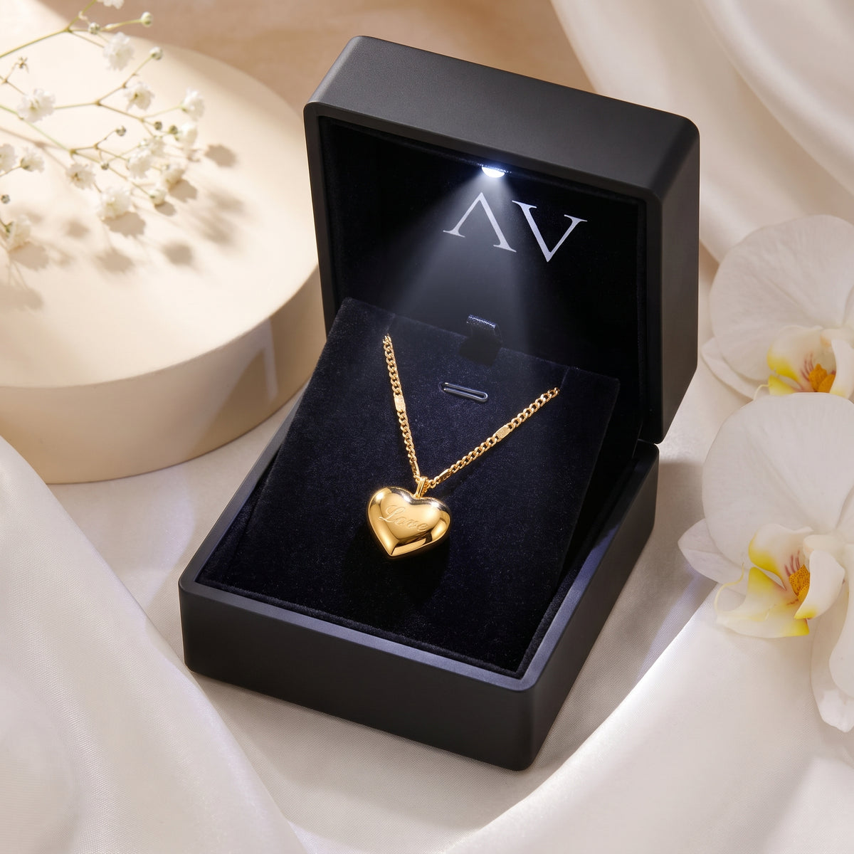 YLQ49366-NECKLACE - Premium LED Gift Box Presentation