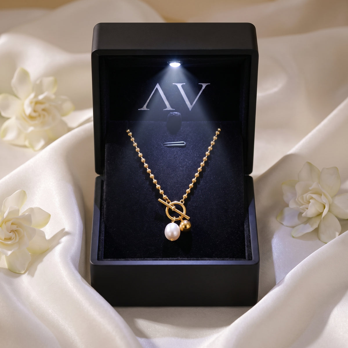 YLQ49382-NECKLACE - Premium LED Gift Box Presentation